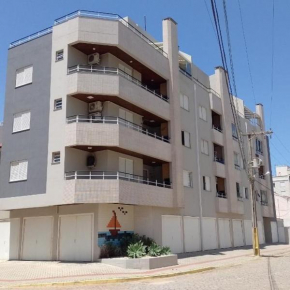 Apartamento próximo a Praia do Mar Grosso em Laguna-SC